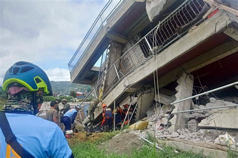 google news philippines earthquake|At least five dead and dozens injured after magnitude .